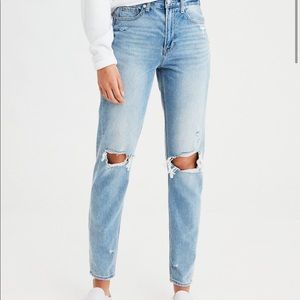 NWT American Eagle Mom Jean Size 2